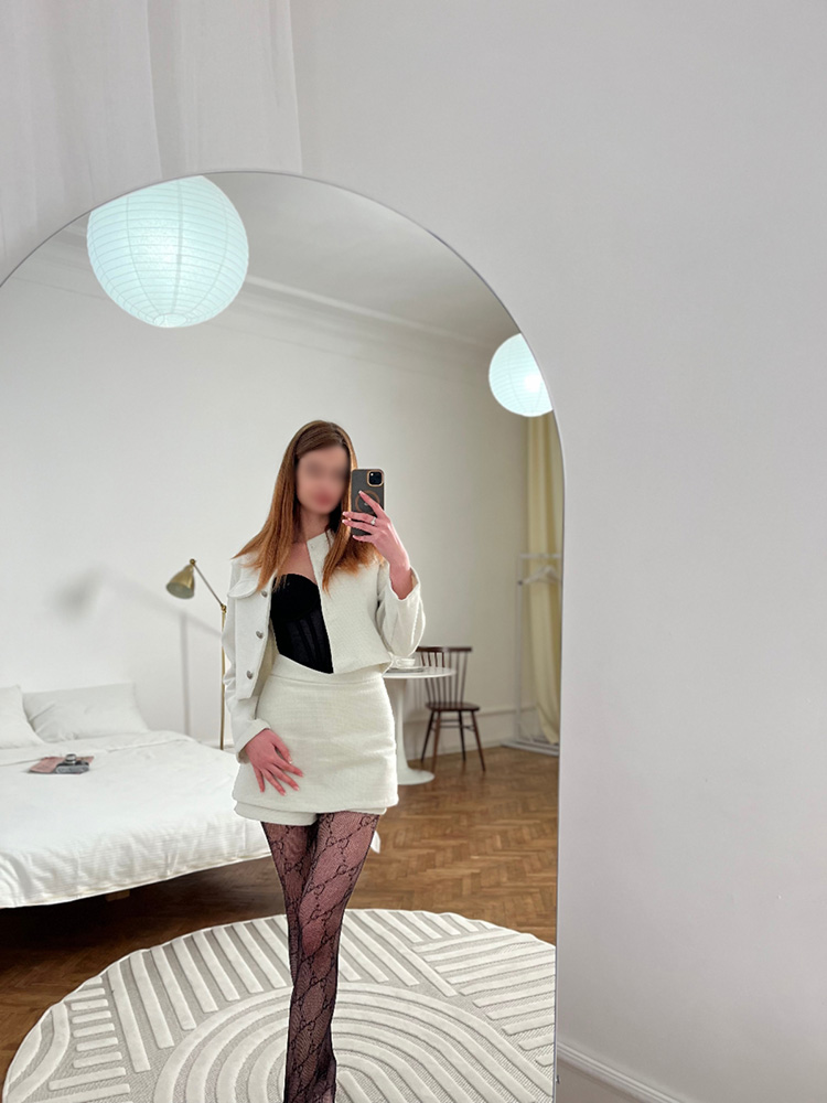 Escort Varvara Photo 11