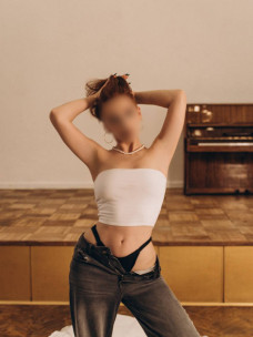 Escort Lolita Photo 3